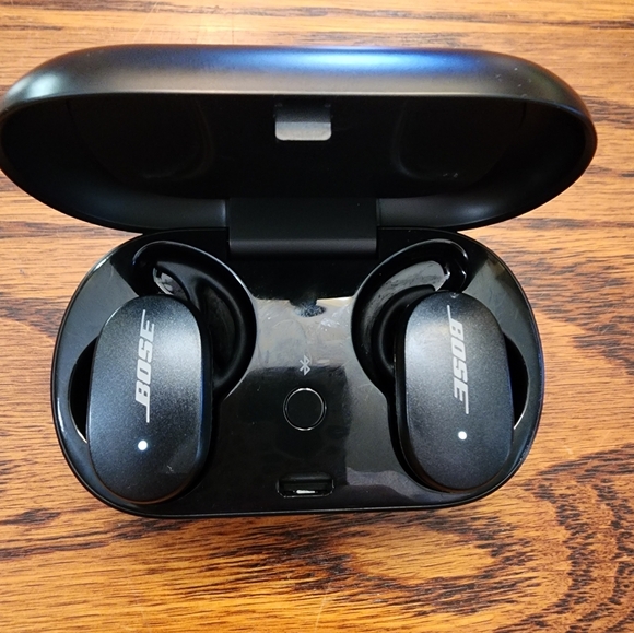 Bose QuietComfort Earbuds - Excellent Condition - Picture 3 of 7